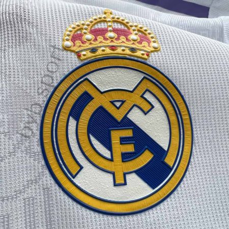لوگوی ژلاتینی لباس اول رئال مادرید آستین بلند 2022-23 ورژن پلیر