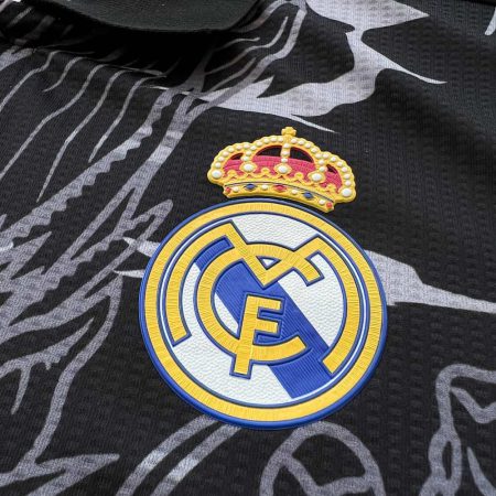 لوگوی ژلاتینی لباس دراگون رئال مادرید 2023-24 پلیری مشکی
