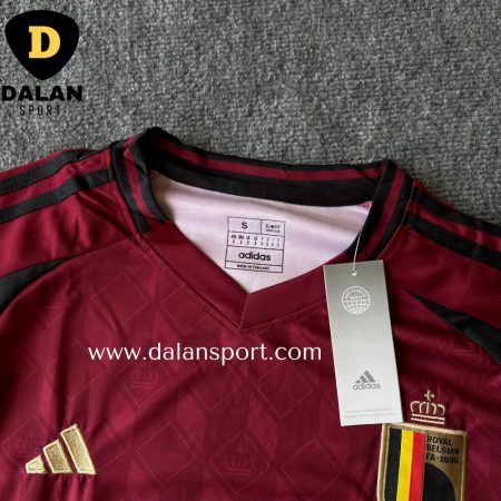 یقه لباس اول تیم ملی بلژیک ۲۰۲۴-۲۵ ورژن هوادار (تیشرت و شورت)