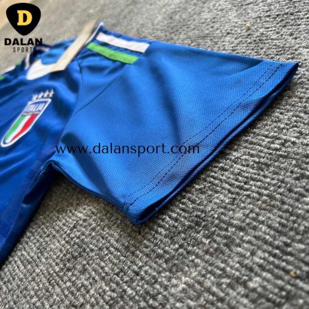 استین لباس اول ایتالیا 2024 (تیشرت و شورت هواداری)